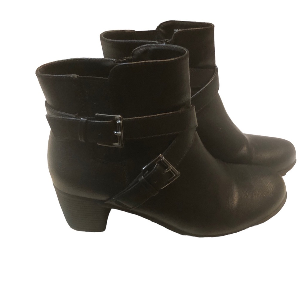 Croft & Barrow Ortholite Black Leather Booties. Size 7.5 In great used condition